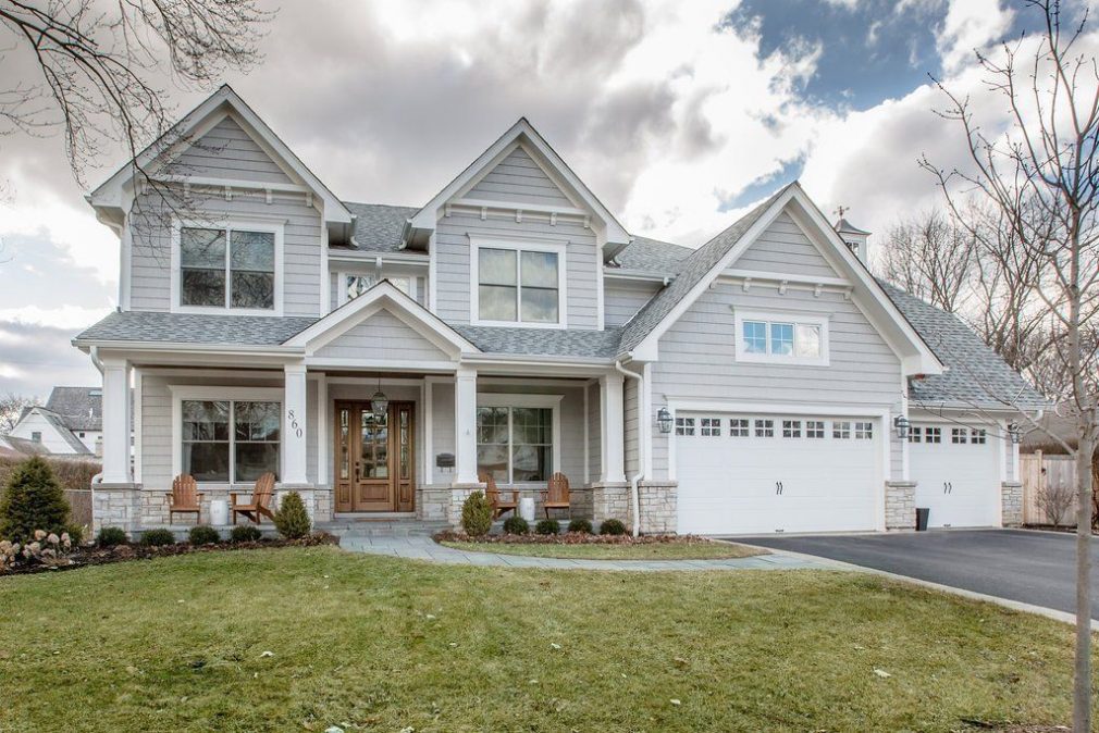 Siding contractors in Cary, NC - working with siding planks, panels, shingles