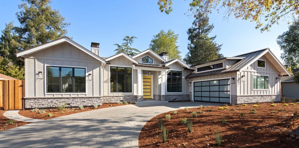 Siding contractor in Texas - we work with panels, plank, shingles and shakes