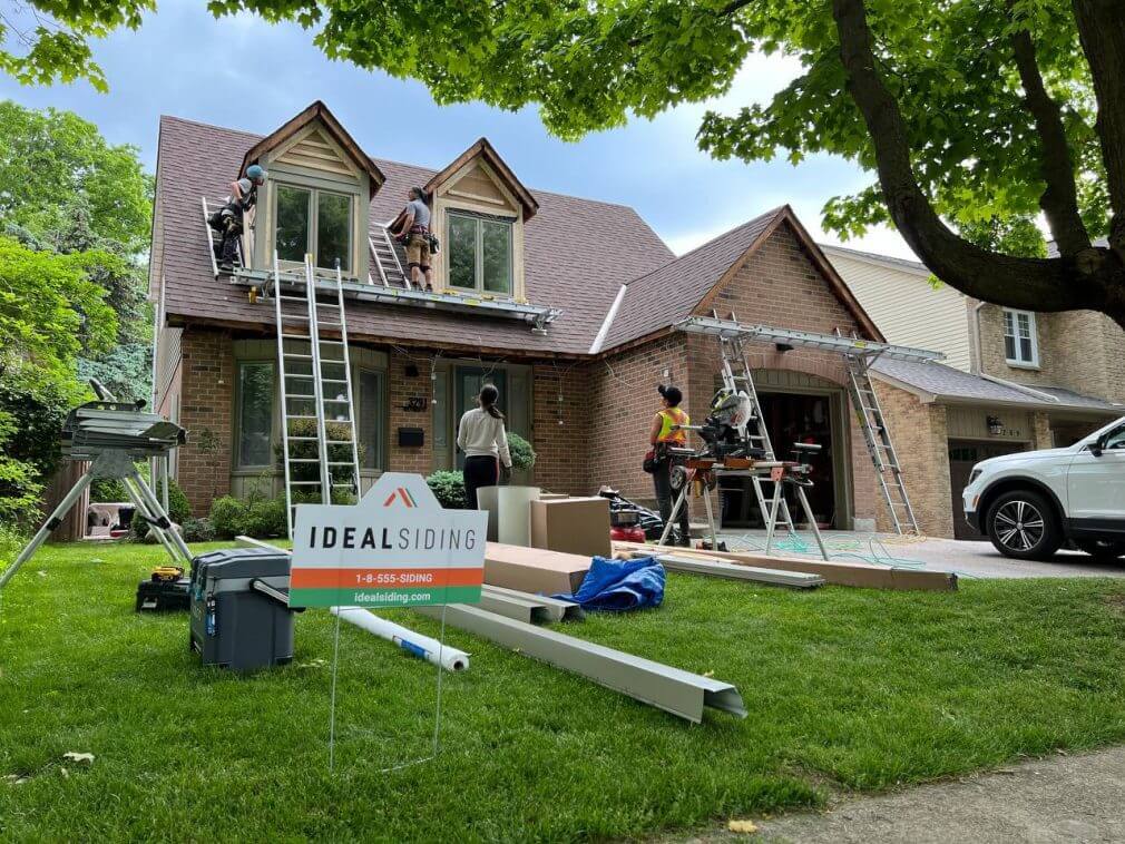 Ideal Siding Regina's team at work